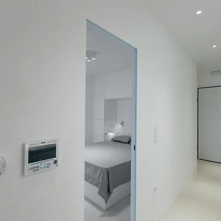 Homevision - Central & Quiet Design Condo