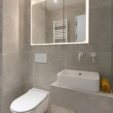 Appartamento Homevision - Central & Quiet Design Condo *