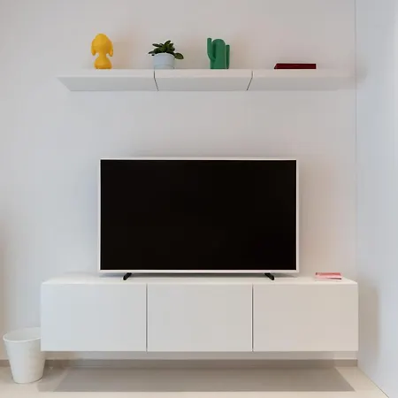 Homevision - Boutique Pop Up - Center Apartment
