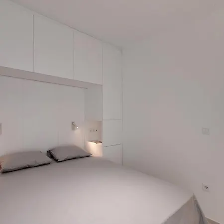 公寓 Homevision - Central & Quiet Design Condo *