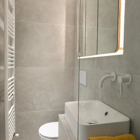 Homevision - Central & Quiet Design Condo Apartment